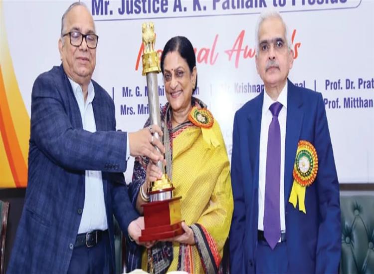 Subhadra Live:Advocate-Mrinalini-Padhi--A-true-inspiration-and-a-beacon-of-empowerment