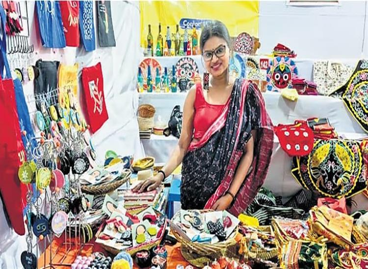 Subhadra Live:Beautiful-and-attractive-gadgets-made-from-waste-materials