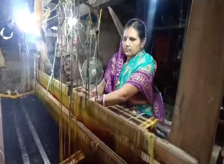 Subhadra Live:Even-in-the-age-of-power-looms-handicrafts-and-handlooms-are-still-alive