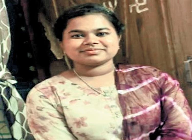 Subhadra Live:Lorry-drivers-daughter-in-Tirupati-gets-IES-top-rank