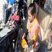 Subhadra:Poonam-Devi-turns-bike-mechanic-to-support-ailing-husband