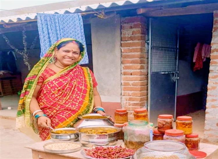 Subhadra Live:Sasmita-becomes-self-reliant-by-making-pickles
