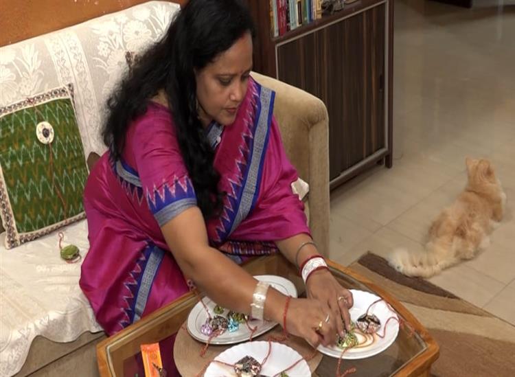 Subhadra:Unique-Chocolate-Rakhi-by-Priyadarshini