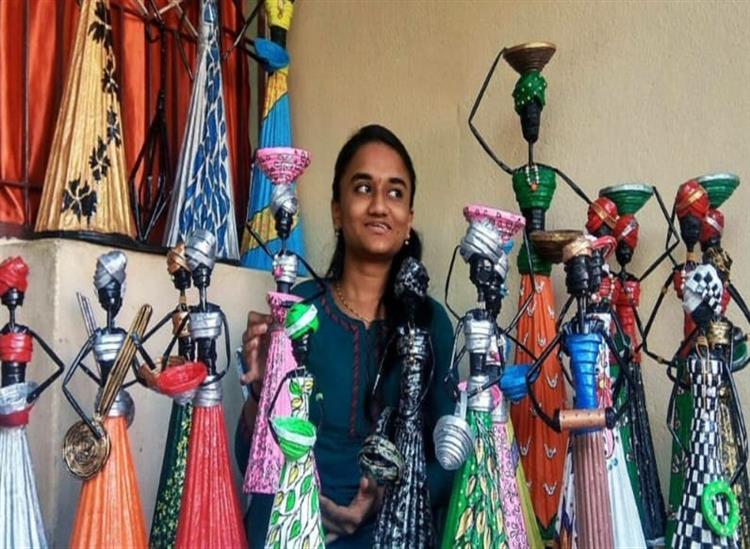 Subhadra:paper-dolls-have-given-the-livelihood